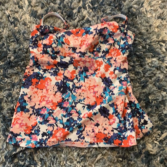 Land’s end 2 piece swimsuit - Picture 4 of 6